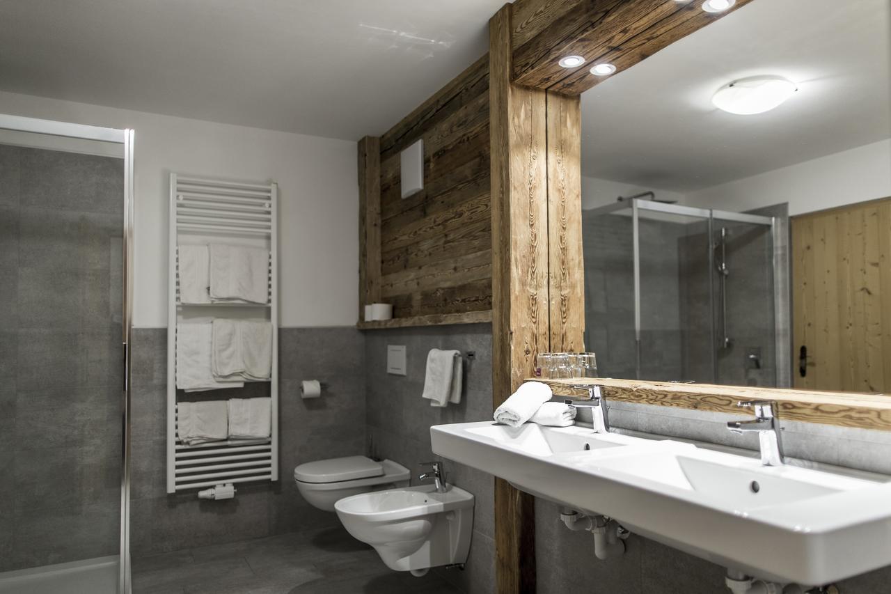 Hotel Neuwirt Cadipietra Extérieur photo