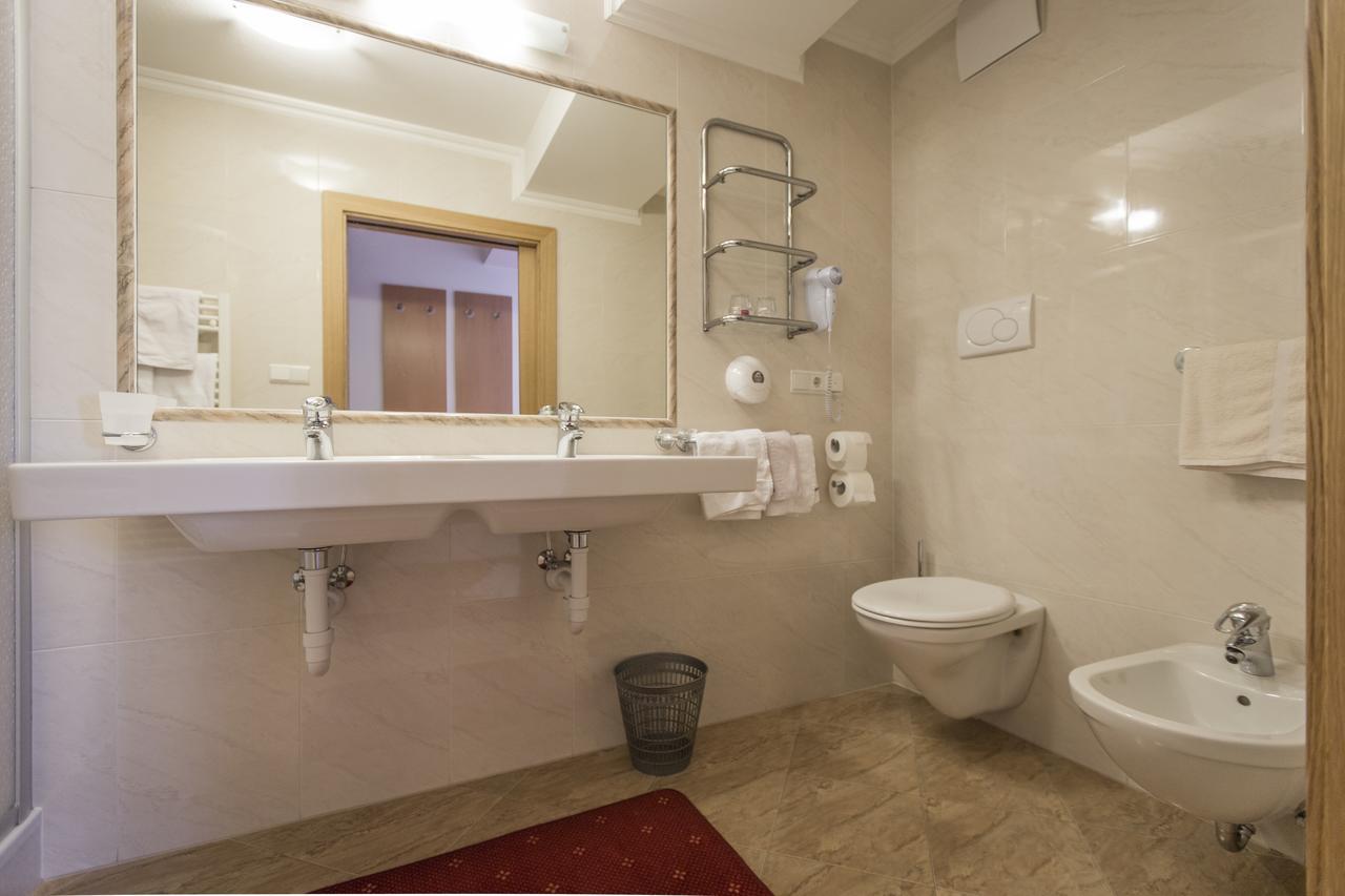 Hotel Neuwirt Cadipietra Extérieur photo